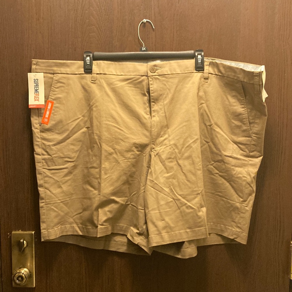 NWT Dockers supreme flex size 56 shorts
